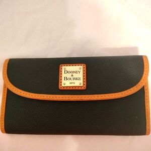 Dooney & Bourke Pebble Leather Continental Wallet
